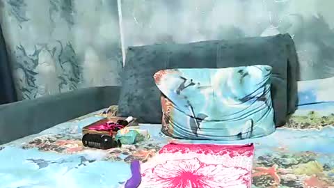 emmamelody online show from April 16, 8:08 pm