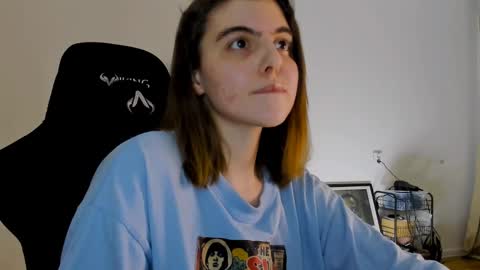 Emma online show from December 6, 6:28 pm