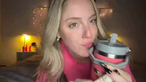 emmaonlyx1 online show from May 11, 3:19 am
