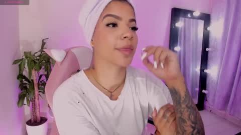 Emma Russell online show from April 16, 9:36 pm