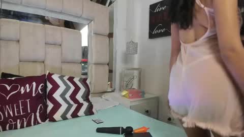 Emma online show from November 12, 3:54 pm