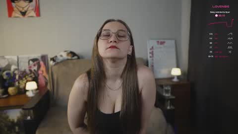 Mia online show from December 5, 5:18 am