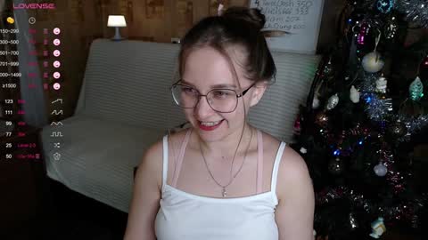 Mia online show from December 19, 5:29 pm