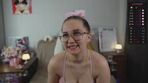 Mia online show from February 19, 7:13 pm