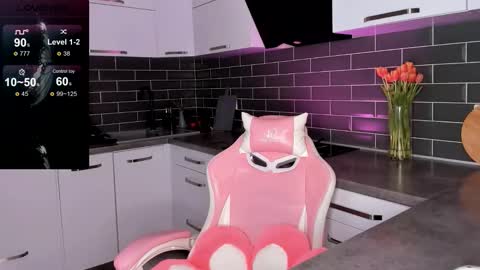 Emma online show from March 10, 5:39 pm