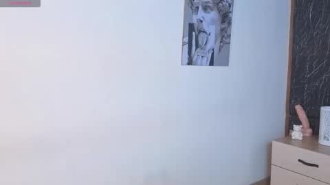 emmi_collins online show from December 1, 8:33 pm