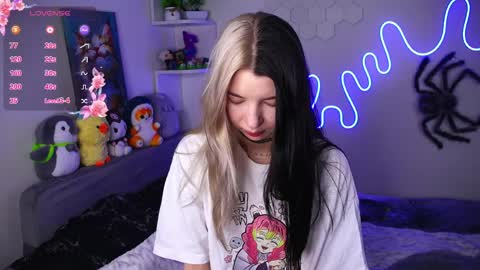 emmie_everly online show from April 10, 8:48 pm