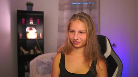 Emmie online show from October 18, 2:20 pm