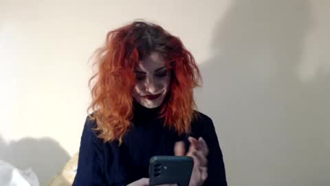 Emmily000 online show from December 16, 12:38 am