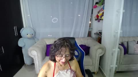 Emmily online show from February 8, 11:24 pm