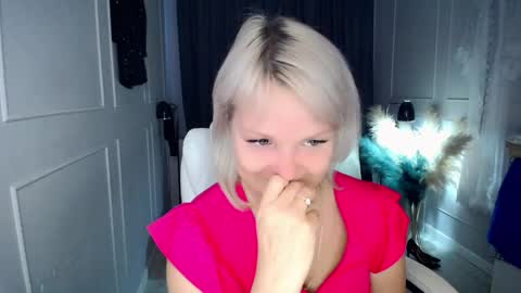 emmmam online show from April 1, 1:41 pm