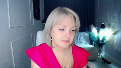 emmmam online show from September 10, 2:06 pm