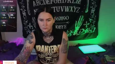 Emmy Bright     50  online show from October 6, 1:11 am