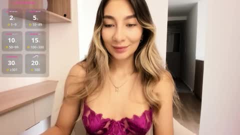 emyconneer online show from March 27, 1:34 pm