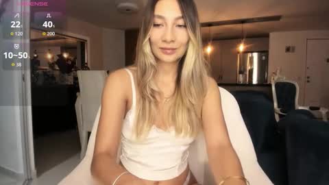 emyconneer online show from February 19, 11:58 pm