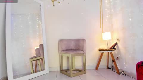 EMYLY  online show from November 25, 8:09 pm