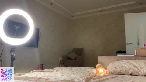 Mia online show from September 16, 12:18 am