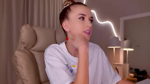 entya online show from March 12, 6:27 am