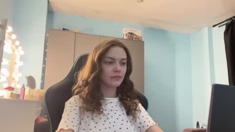 Lily online show from March 7, 11:06 am