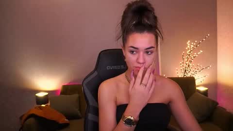 Erica online show from October 18, 7:11 am