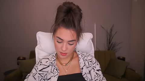 Erica online show from September 20, 1:31 pm