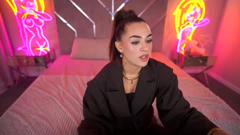 Erica online show from September 10, 3:45 pm