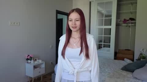 Esme online show from May 18, 6:19 am