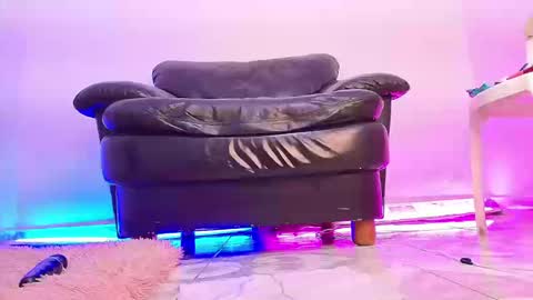 esmeralda online show from September 9, 1:33 pm