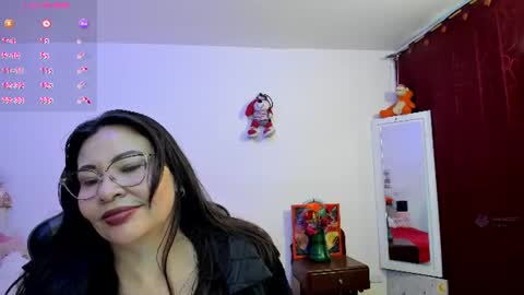 esme online show from June 13, 9:45 pm