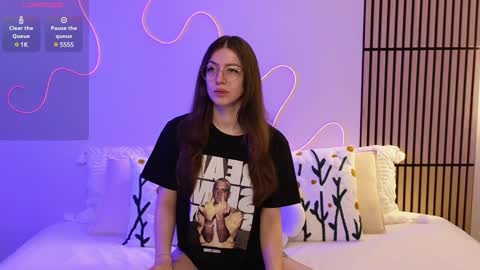 Ester online show from February 3, 9:07 pm