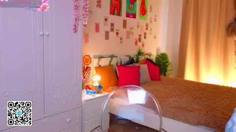 esyameglin online show from October 14, 2:03 am