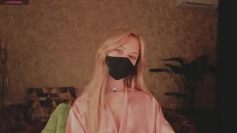 Sophia online show from April 19, 10:45 pm