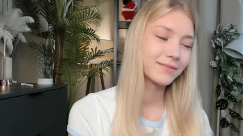 Natalie online show from June 6, 7:14 am