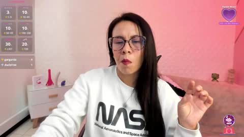 Eva  online show from March 6, 3:07 pm