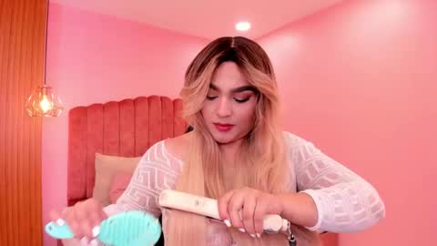 eva_saintt online show from November 19, 6:30 pm