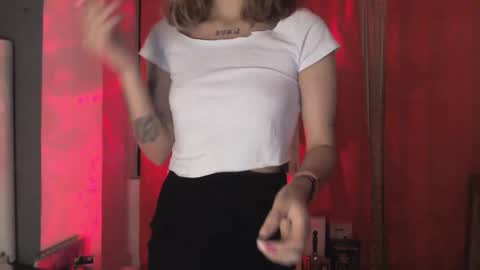 MISS EVY online show from February 1, 1:15 am