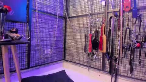 EVA INDEPENDENT MODEL online show from April 18, 12:13 am