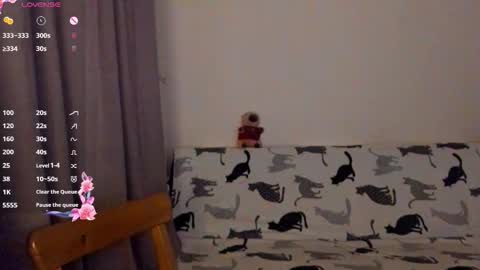 evabradly online show from December 19, 7:28 pm