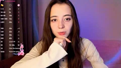 evabradly online show from October 18, 6:42 pm