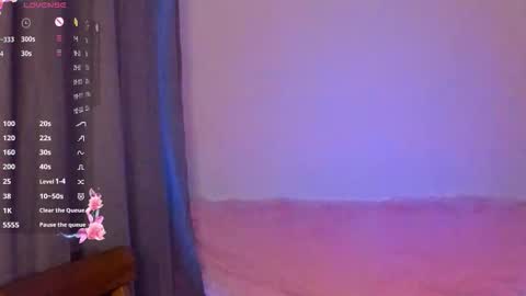 evabradly online show from October 27, 6:24 pm