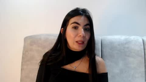 evacollins12 online show from August 5, 1:34 am