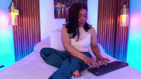 EVA GODDESS  online show from November 21, 9:17 pm