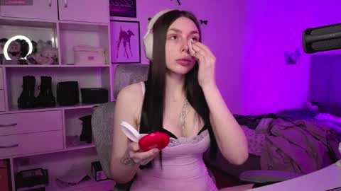 Eva online show from April 2, 4:48 pm