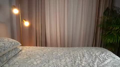 evaorion_ online show from June 14, 6:30 pm