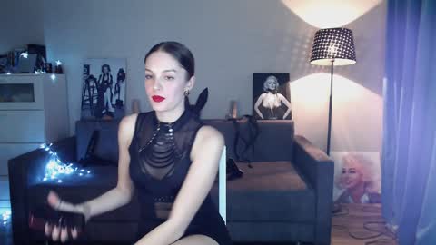 Eva online show from December 10, 4:17 pm