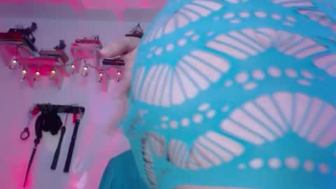 Eve Blue  friends. IG eve blue77 TW EveBlue 1 OF eveblue7 online show from September 24, 1:59 am