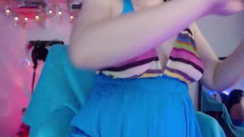 Eve Blue  friends. IG eve blue77 TW EveBlue 1 OF eveblue7 online show from September 17, 1:58 am