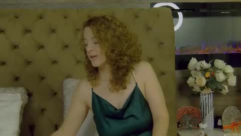 EveHamilton online show from October 10, 9:20 pm