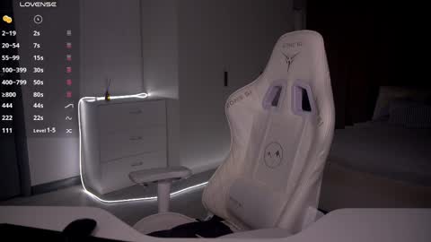 Evelina online show from April 5, 3:00 pm