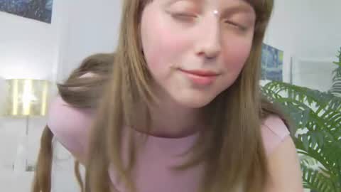 Evelyn online show from June 16, 3:02 pm